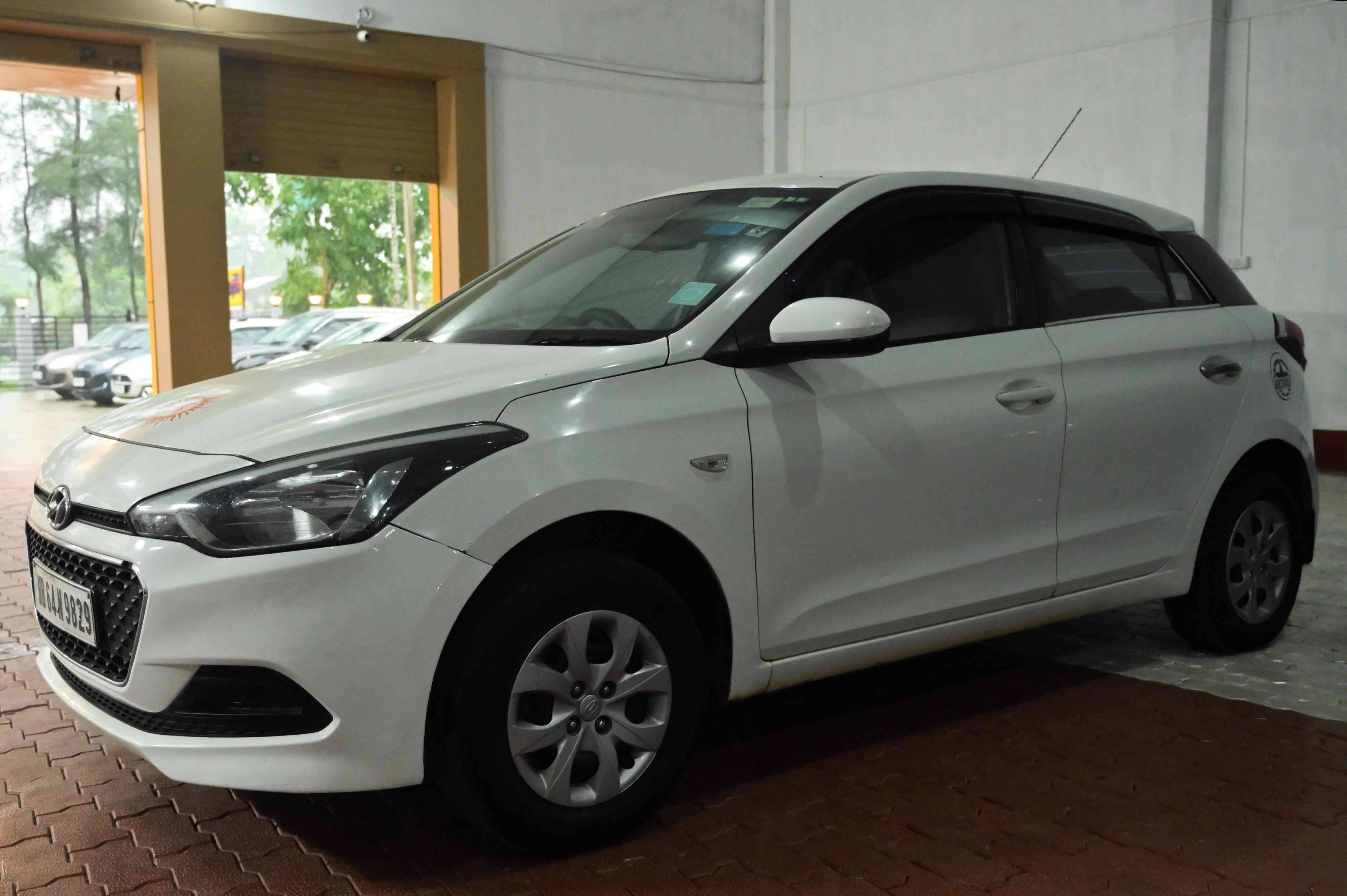 /media/cars/gallery/KNK_3610_copy_compressed.jpg